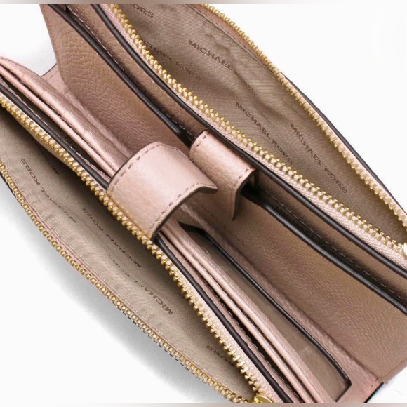 Michael Kors Light Pink Wristlet - Picture 5 of 6